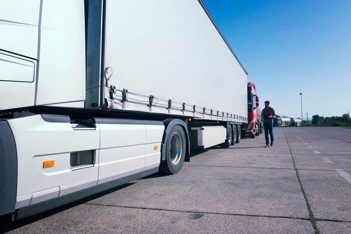 Dry Van Trucks